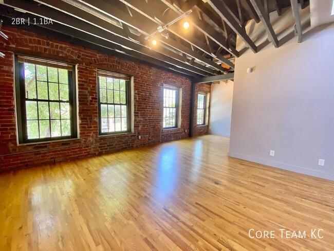 Building Photo - Stunning 2,000 sqft Loft For Rent in the C...