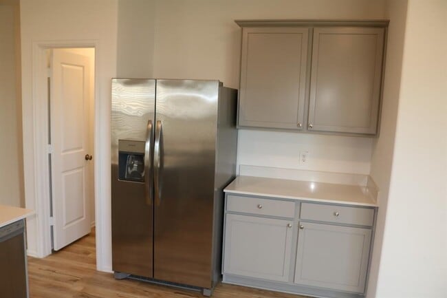 Building Photo - 24030 Steep Climb Dr