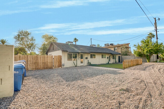 Building Photo - 2208 N 26th St