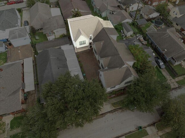 Building Photo - 4001 Dallas St