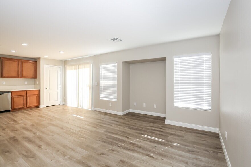 Building Photo - 9149 Spirit Canyon Ave