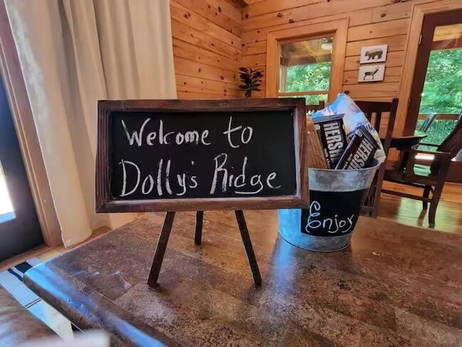 Building Photo - 966 Gibson Rd