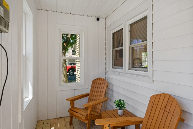 Building Photo - 68 1st St