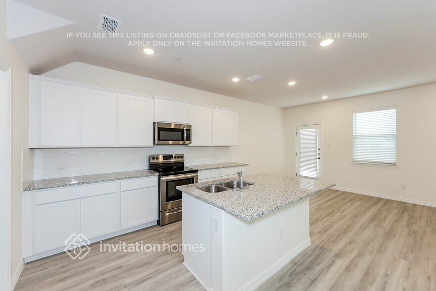 Building Photo - 772 Bonnet Trl