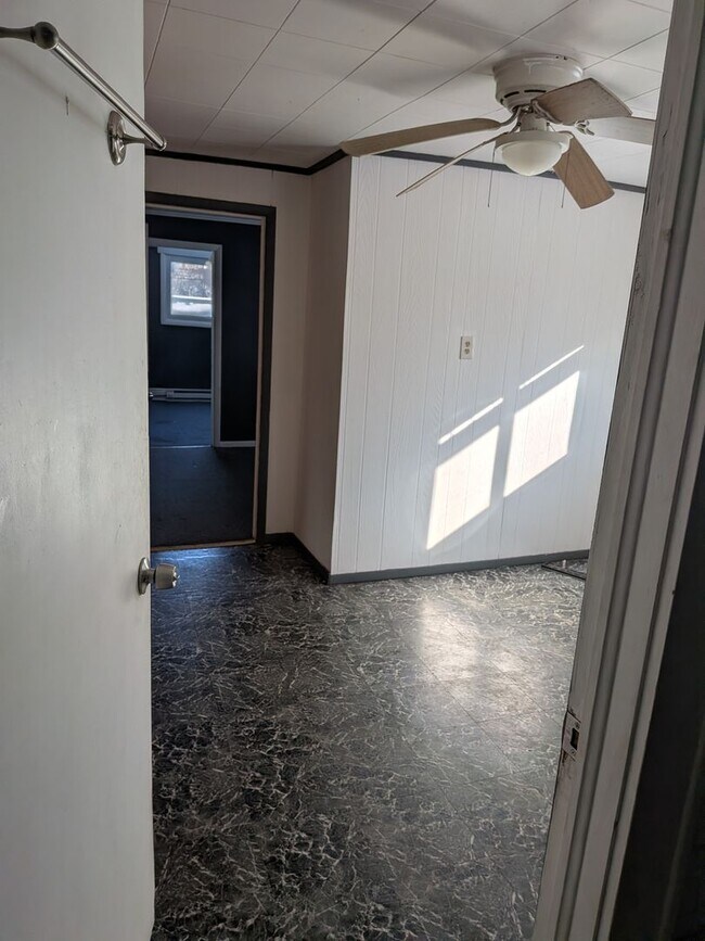 Building Photo - 1221 Eynon St