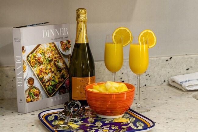 Building Photo - 500 Oak Ave