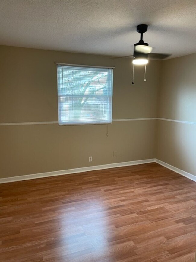 Building Photo - City of Maryville, 2 bedroom, 1 bath condo near Maryville High School - Ed Johnson (865) 924-5045