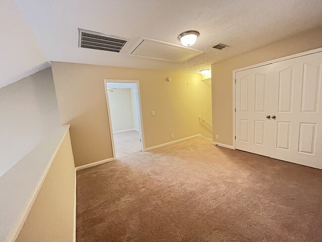 Building Photo - 3323 Risen Star Dr