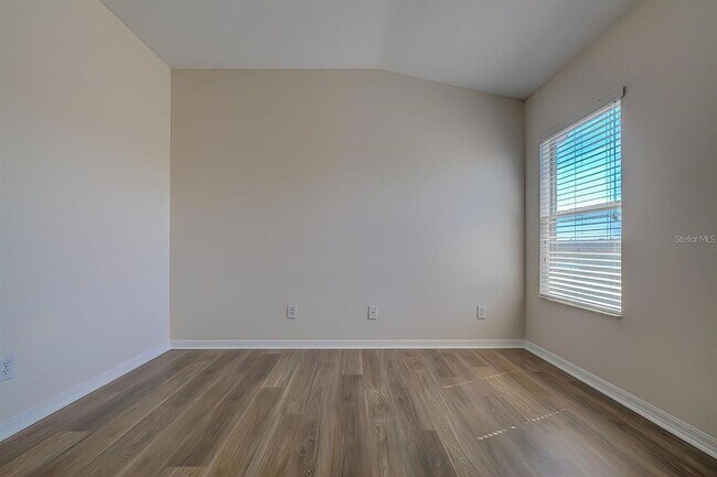 Building Photo - 15706 Stable Run Dr