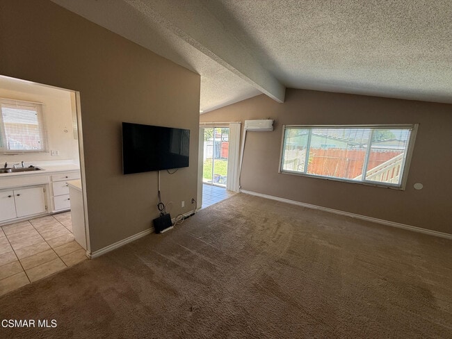 Building Photo - 1482 Paul St