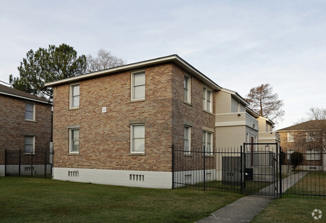 Building Photo - Palmetto Apartments