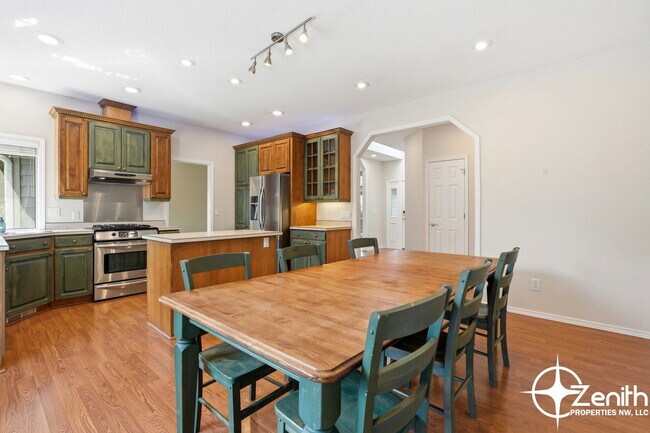 Building Photo - 2103 NE 161st Pl