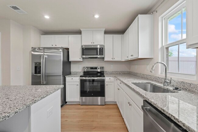 Building Photo - 338 Myrtle Mdws Dr