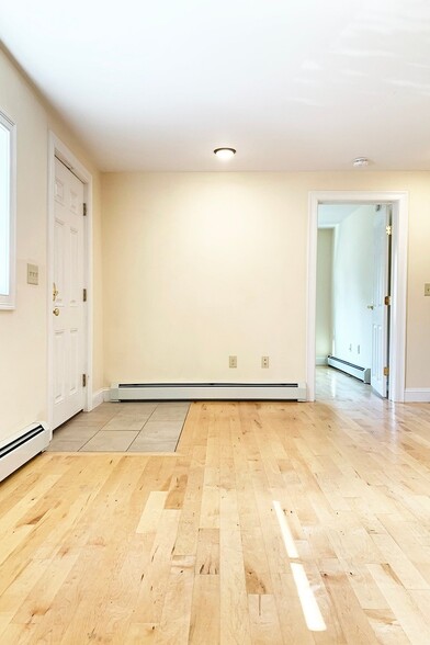 Building Photo - 152 North St