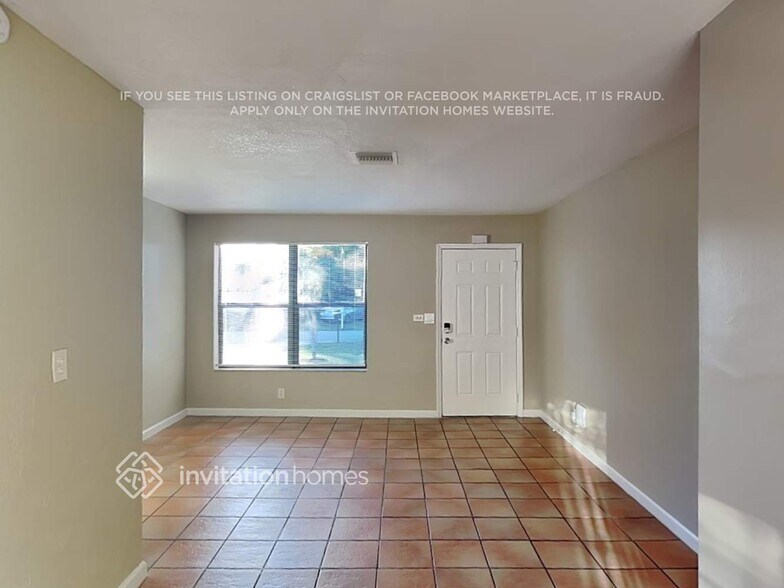 Building Photo - 2301 N 62nd Ave