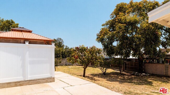 Building Photo - 5128 Windermere Ave