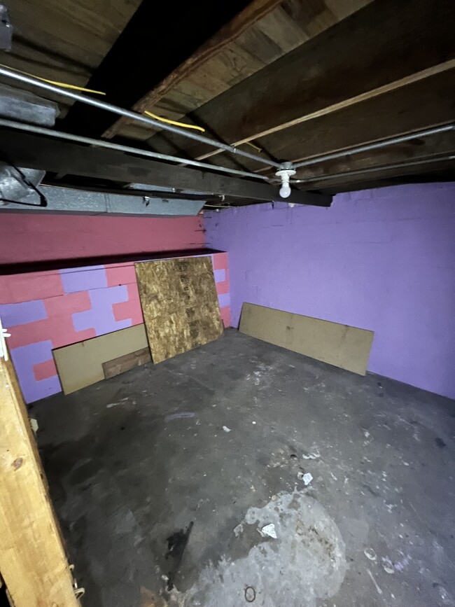 Building Photo - 2508 W Humboldt St