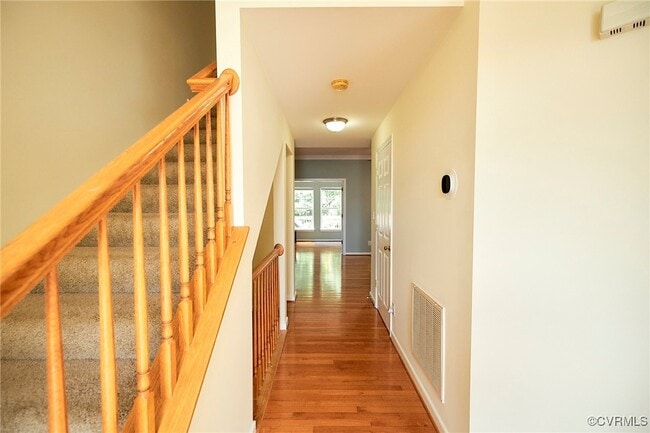 Building Photo - 444 Kingscote Ln