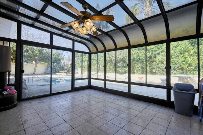 Building Photo - 1334 Birchcrest Ave