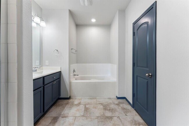 Building Photo - 24331 Ravenna Landing Loop