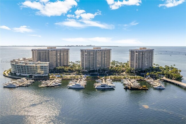 Building Photo - 1 Grove Isle Dr