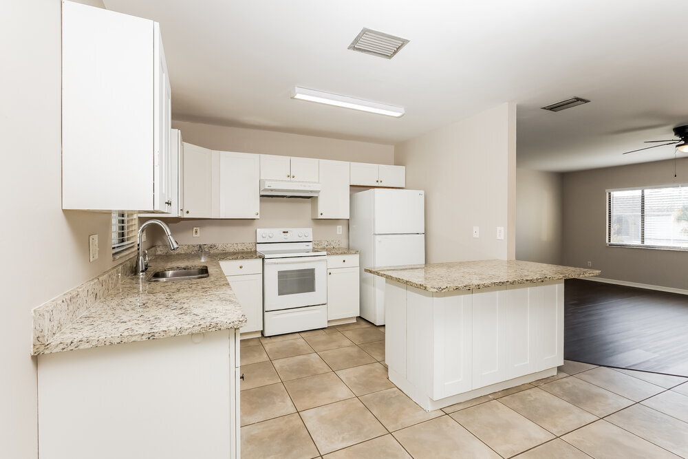 Building Photo - 139 SE 19th Ln