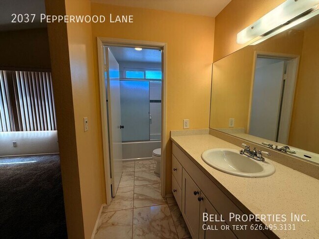Building Photo - 2037 Pepperwood Ln
