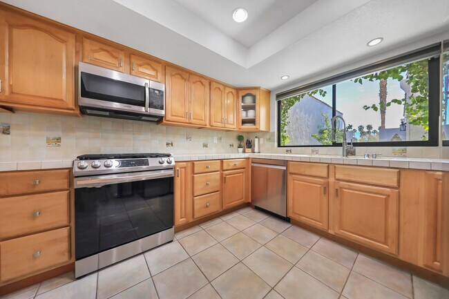 Building Photo - 166 Wimbledon Ct