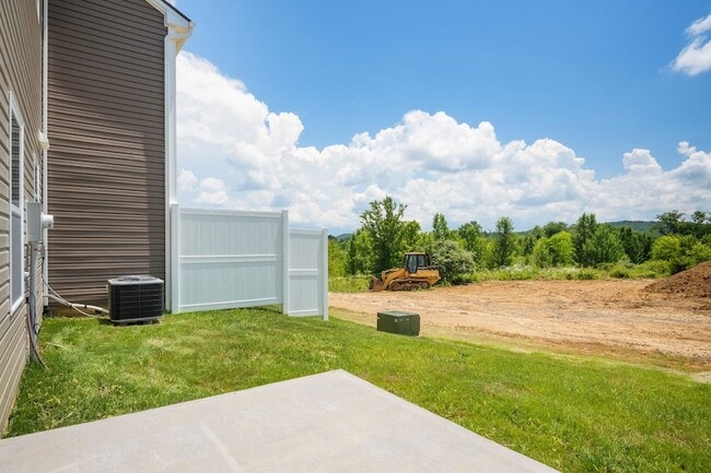 Building Photo - 455 Skylar Dr