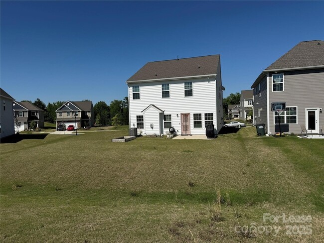 Building Photo - 15213 Lake Ridge Rd