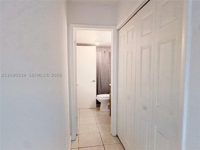 Building Photo - 2175 NE 170th St