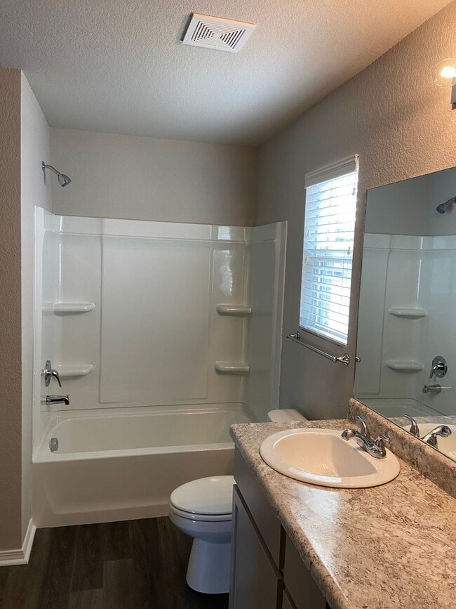 Building Photo - Three Bedroom | Two Bath Home in Maumelle