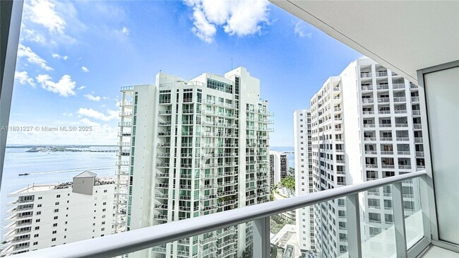 Building Photo - 1300 Brickell Bay Dr
