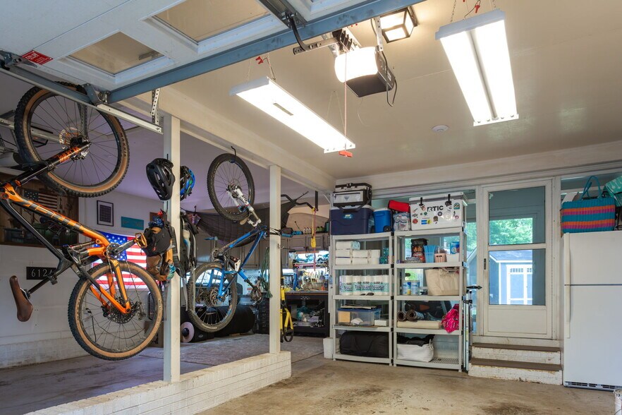 Building Photo - 6124 Auburndale Dr
