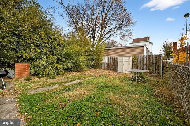 Building Photo - 18 Myrtle Ave