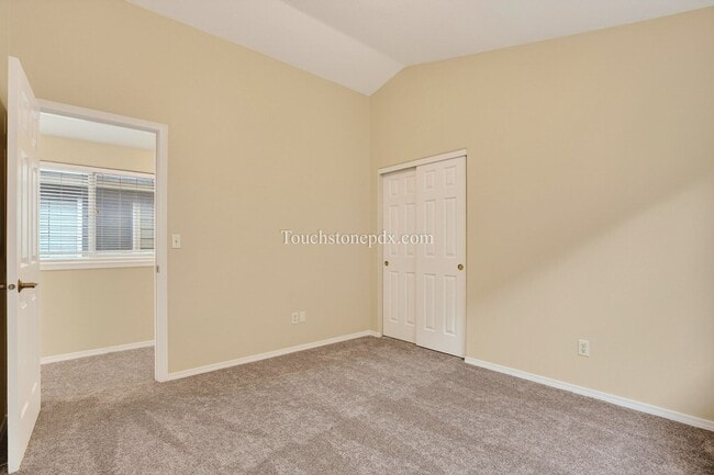 Building Photo - Freshly Updated 3BR Home in Beaverton