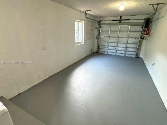 Building Photo - 61 SW 34th Ave