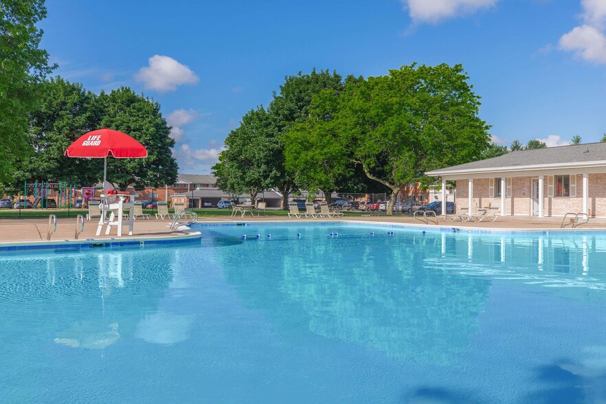 Building Photo - Greystone Apartments & Townhomes