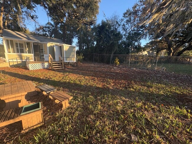 Building Photo - Cottage Home 2/2 Overlooking Lake Euclid in Leesburg