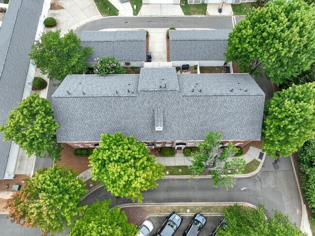Building Photo - 15449 Goodwood St