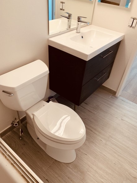 Guest bathroom - 3912 Haussman Ct