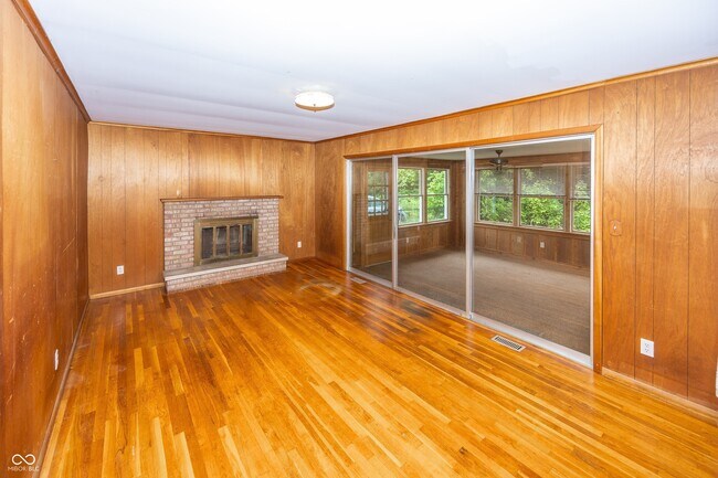 Building Photo - 628 Ash Dr