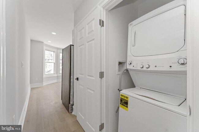 Building Photo - 7703 Ridge Ave