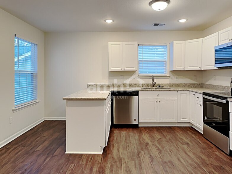 Building Photo - 200 Kingscreek Dr