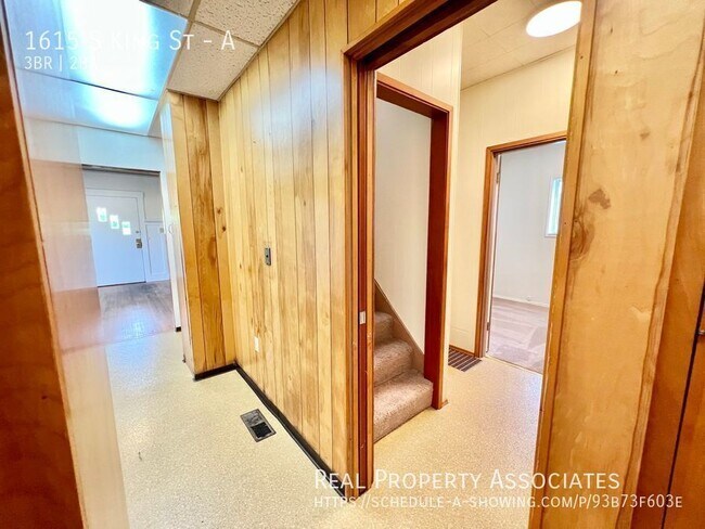 Building Photo - 1615 S King St