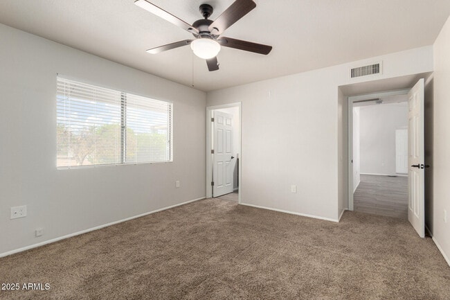 Building Photo - 12618 W Bonanza Dr