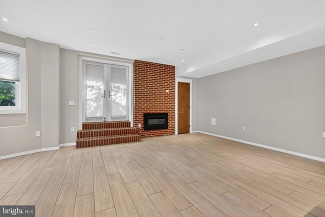 Building Photo - 1620 15th St NW