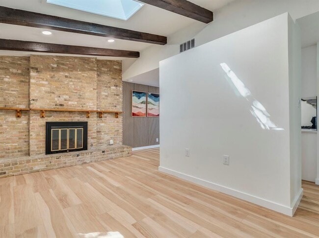 Building Photo - 2009 GATHRIGHT Cv