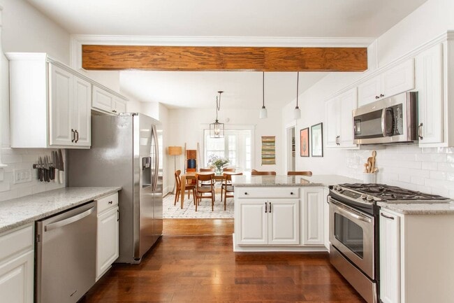 Building Photo - 2231 Blair Blvd