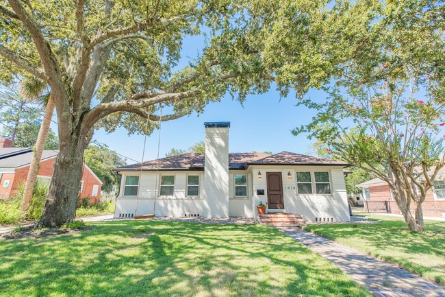 Primary Photo - 1418 Monticello Rd